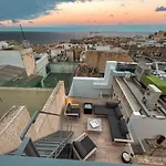 Penthouse With Jacuzzi & Panoramic Views - Heart Of Valletta