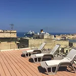 Valletta Luxe 3-Bedroom Duplex Penthouse With Sea View Terrace And Jacuzzi