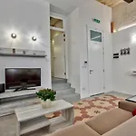 Vallettastay Zoe 2