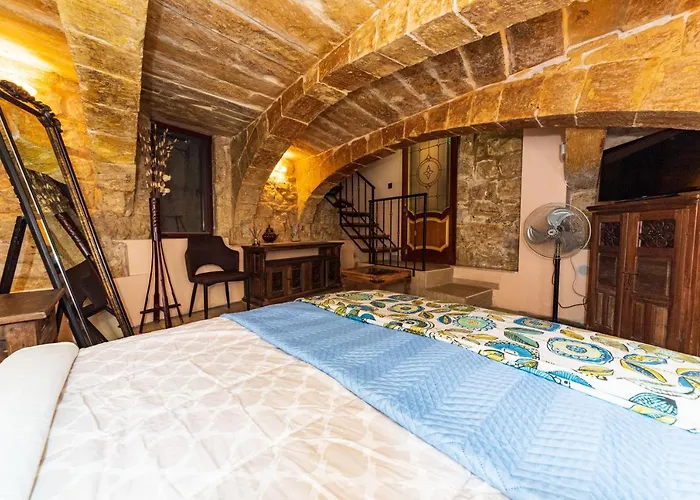 Valletta Traditional Townhouse