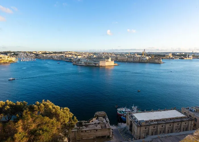 Valletta Large 3 Bedroom