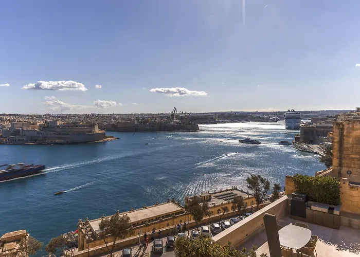Harbour View - Large 2Br Apartment