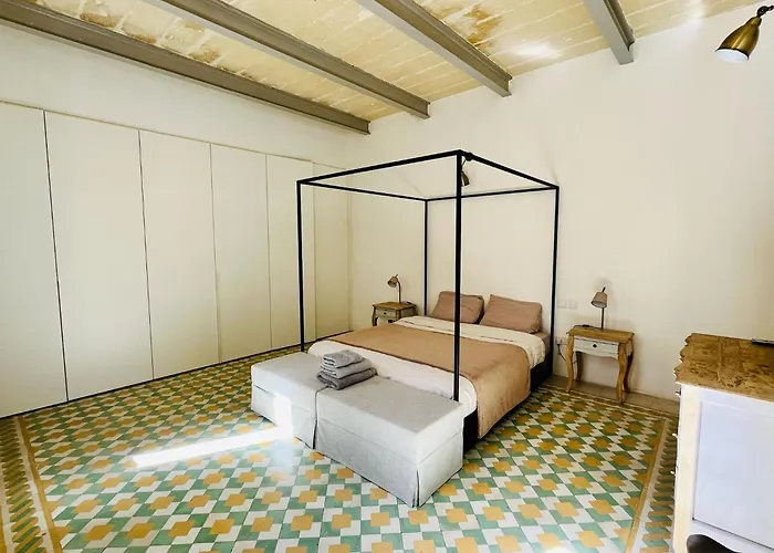 Cozy Charming Apartment In Old Bakery Street