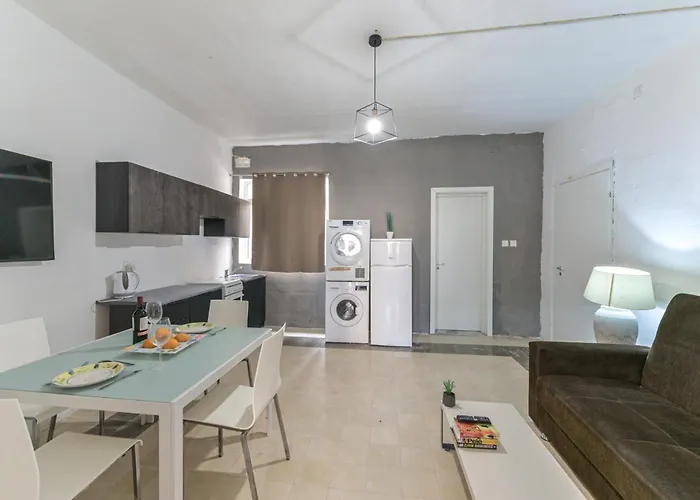 New Valletta 1 Bedroom City Centre Apartment With Terrace And Views