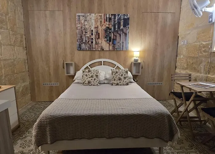 Servants\' Quarters Studio Apartment