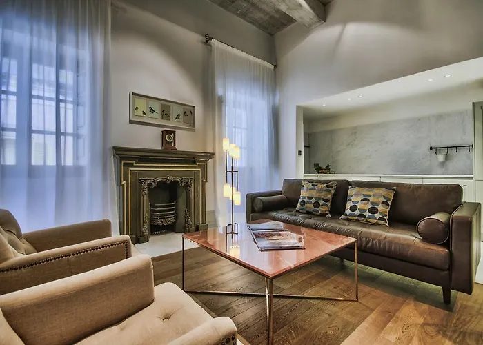 10 Strait Street Apartments