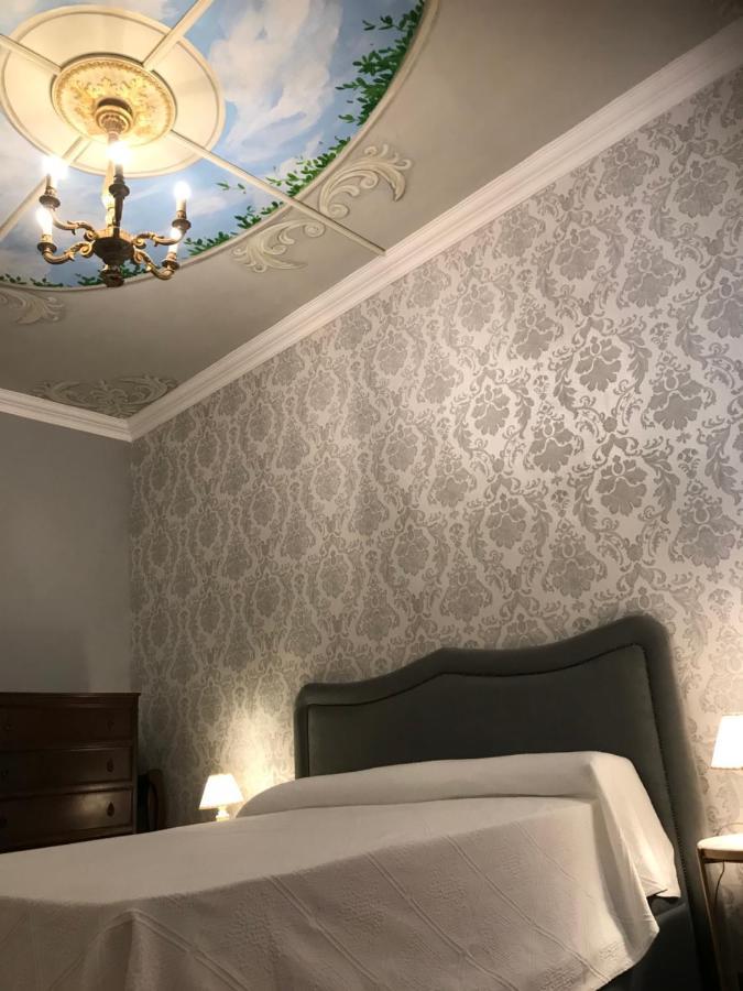 Castille Hotel