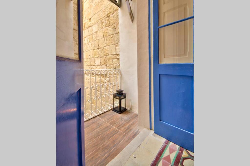 Art House - Retro Bordello Apartment *
