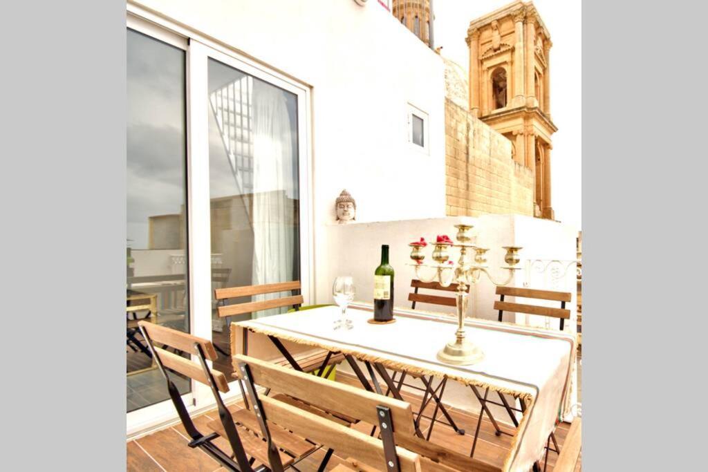 Art Penthouse With Seaview *