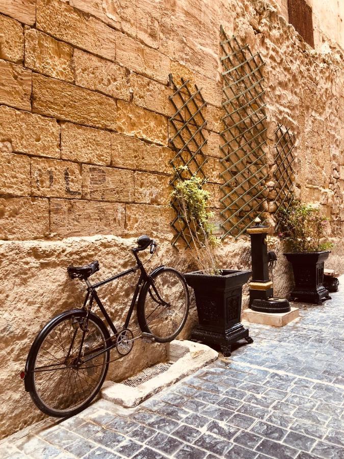 10 La Ruelle * Valletta