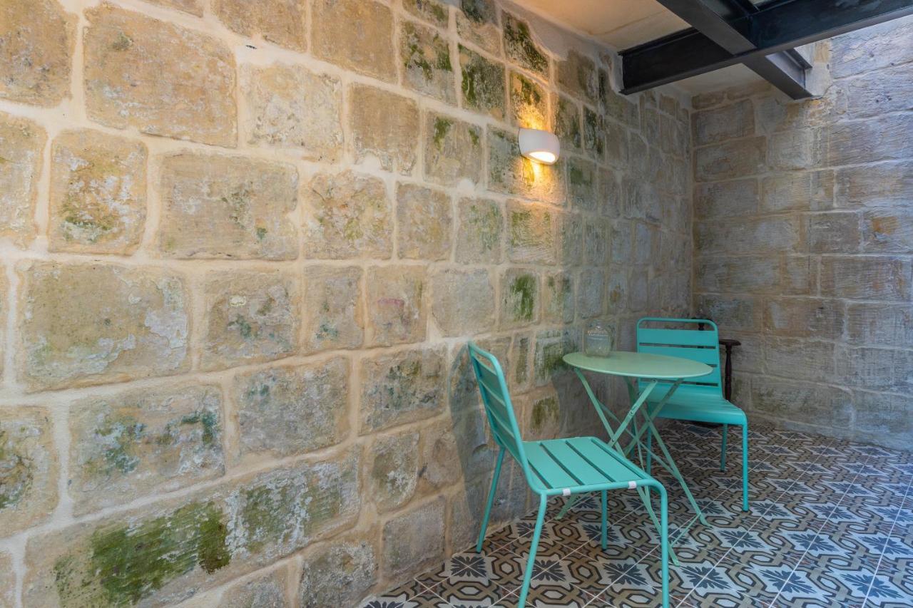 Hastings Apartment *