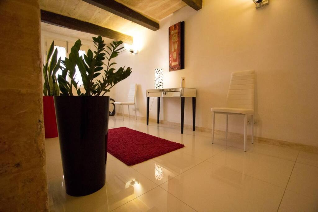 Valletta-central Duplex Maisonette Apartment