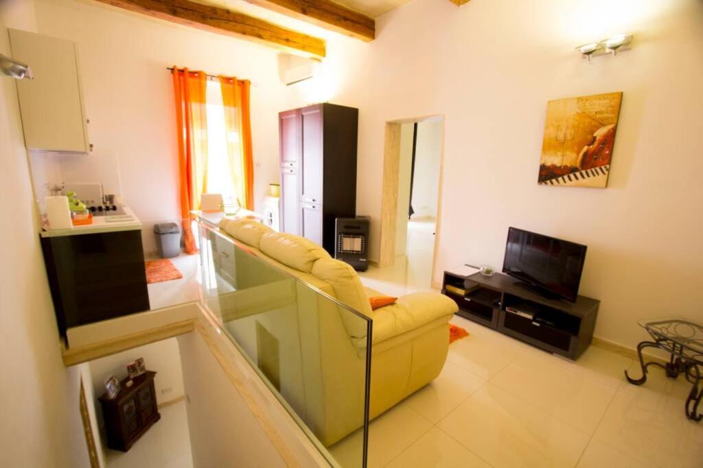 Valletta-central Duplex Maisonette *