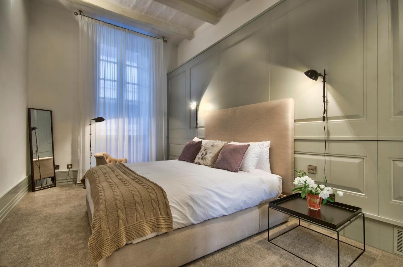 Apartment 10 Strait Street