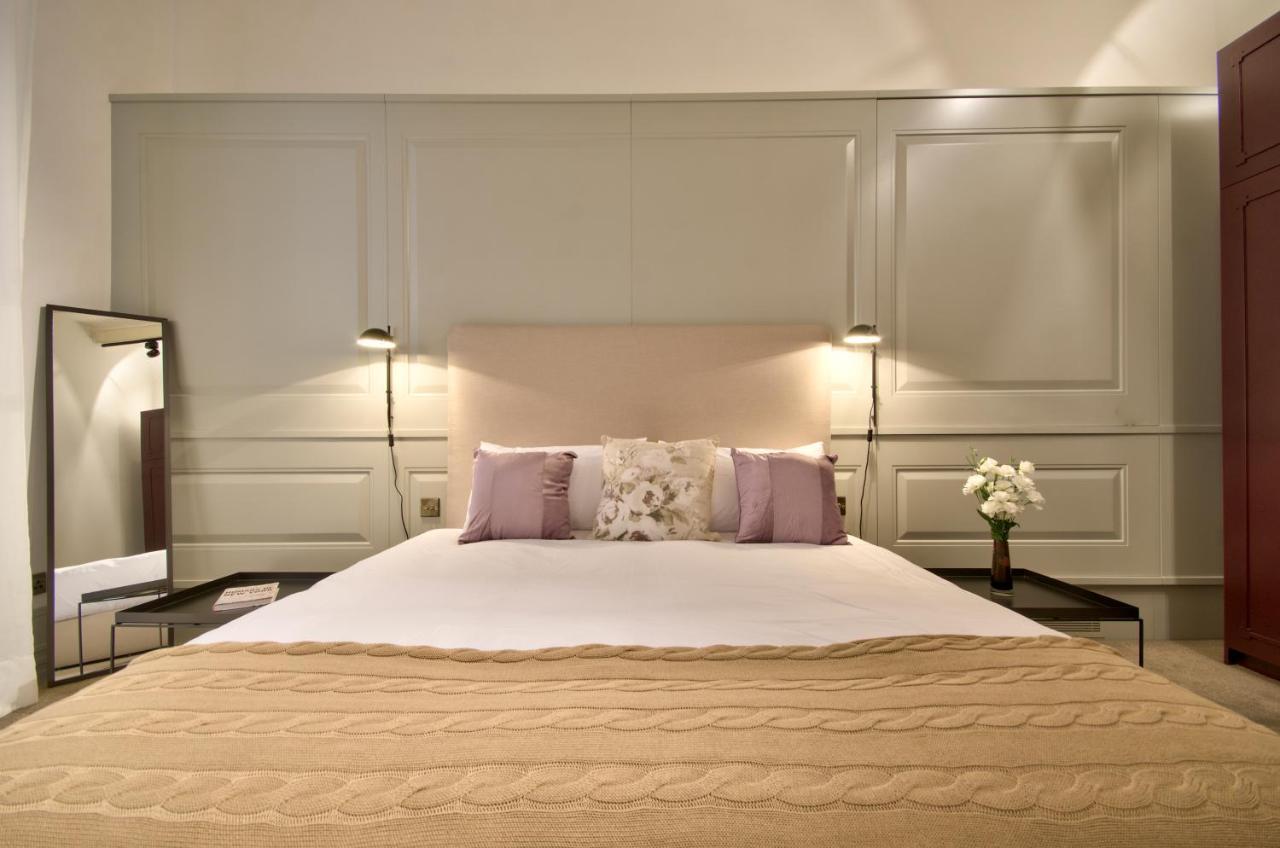 10 Strait Street Apartment Valletta