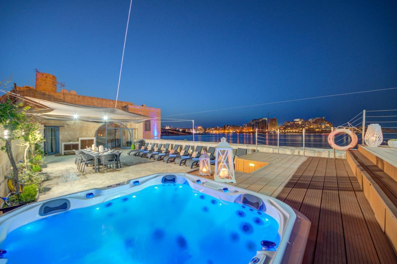 Holiday home Unique Waterfront House