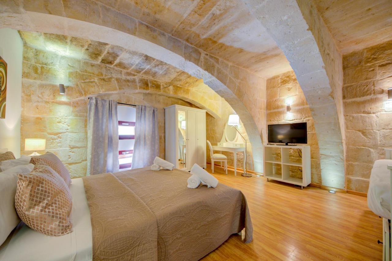 Unique Waterfront House Holiday home Valletta