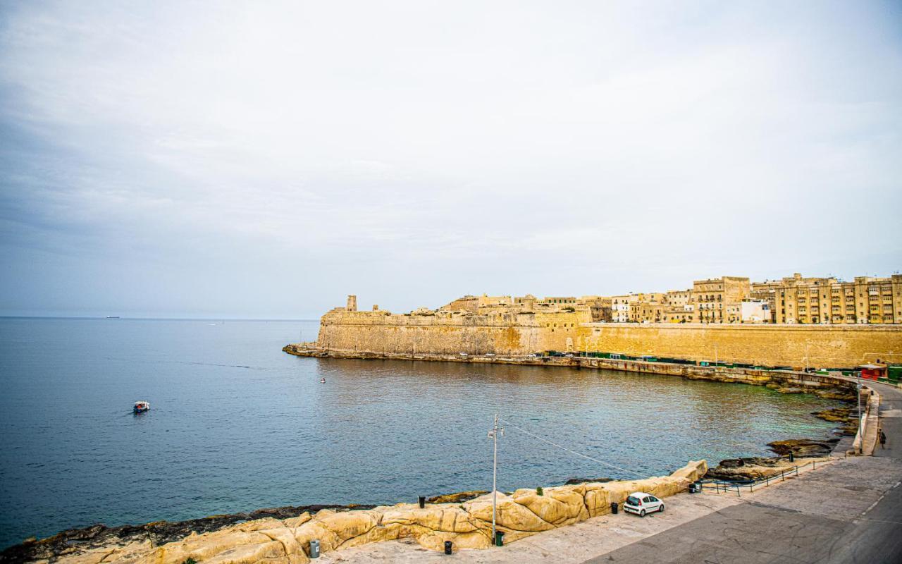 Moon Stone Valletta