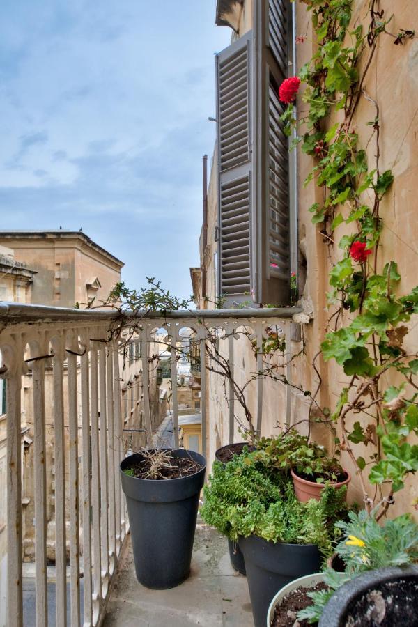 Apartment Luxury Duplex With Balcony, Valletta