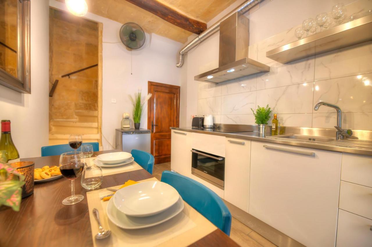 Romantic And Historical Maisonette In The Center Of Mbal1-1 Holiday home *