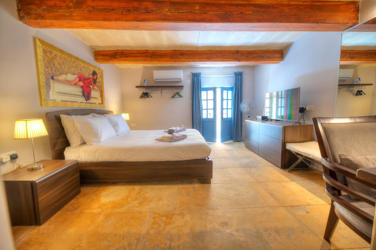 Romantic And Historical Maisonette In The Center Of Mbal1-1