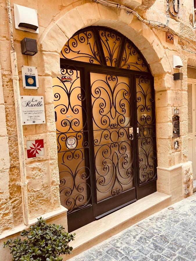 10 La Ruelle