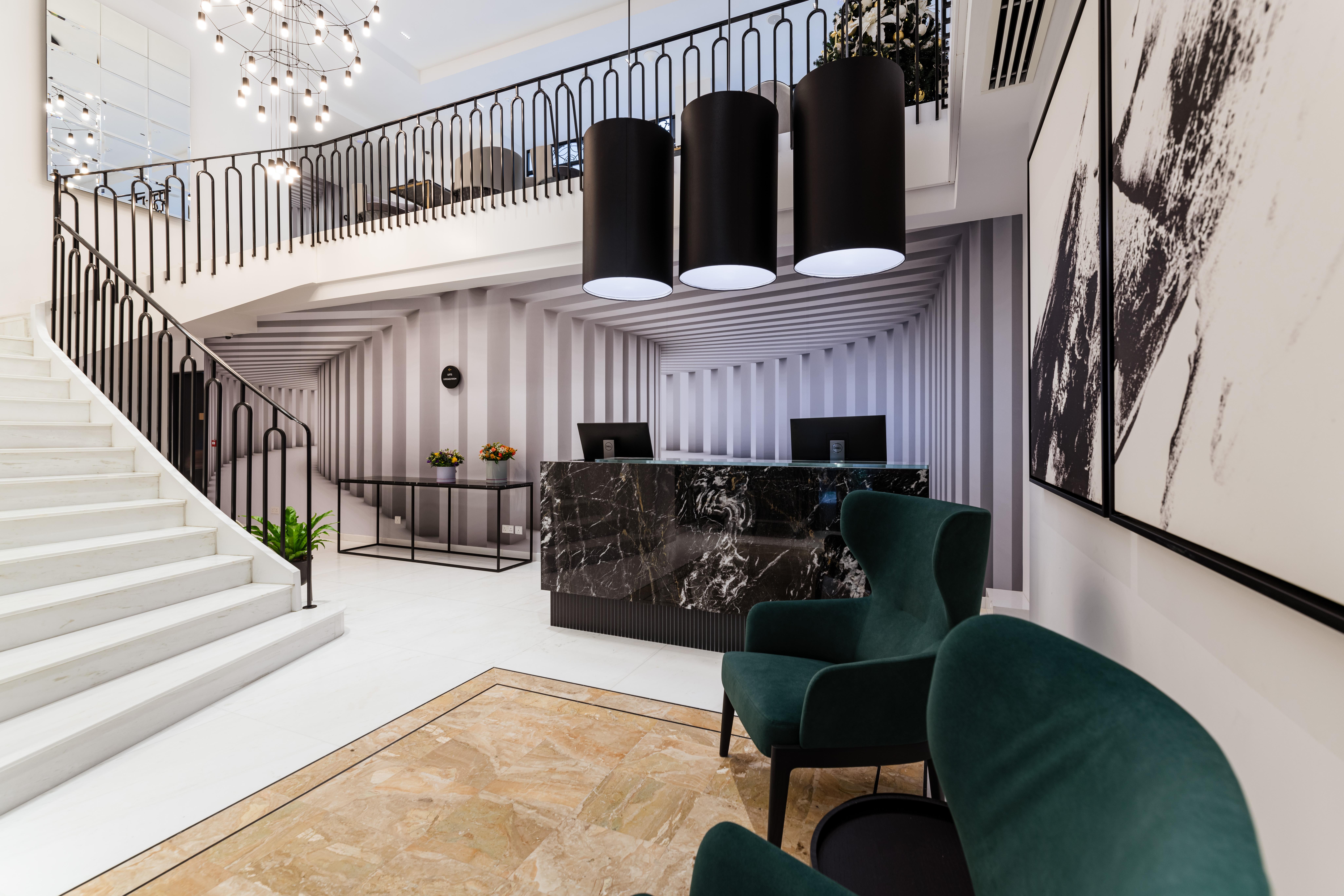 Hotel The Embassy 4*