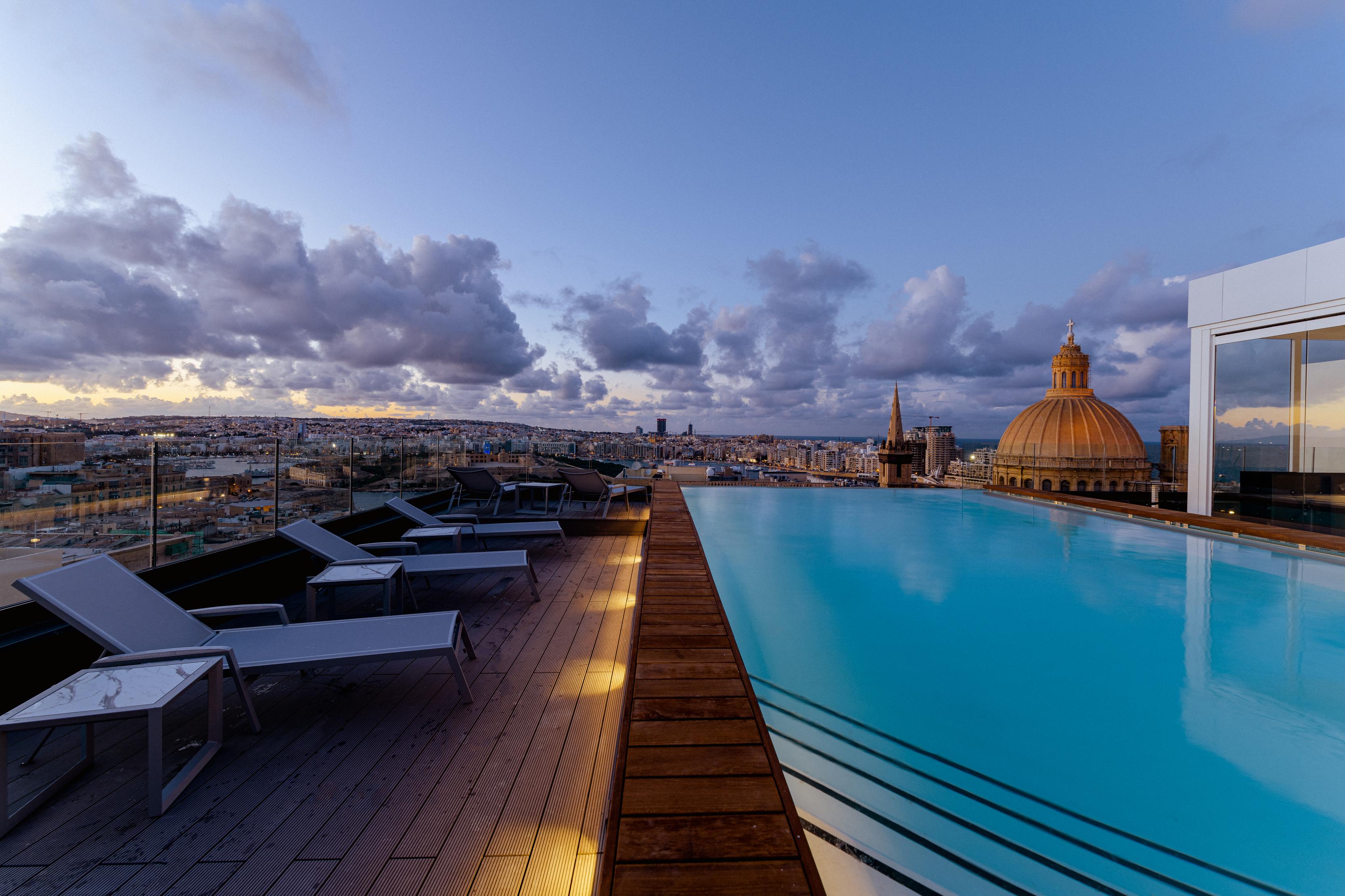 The Embassy 4*
