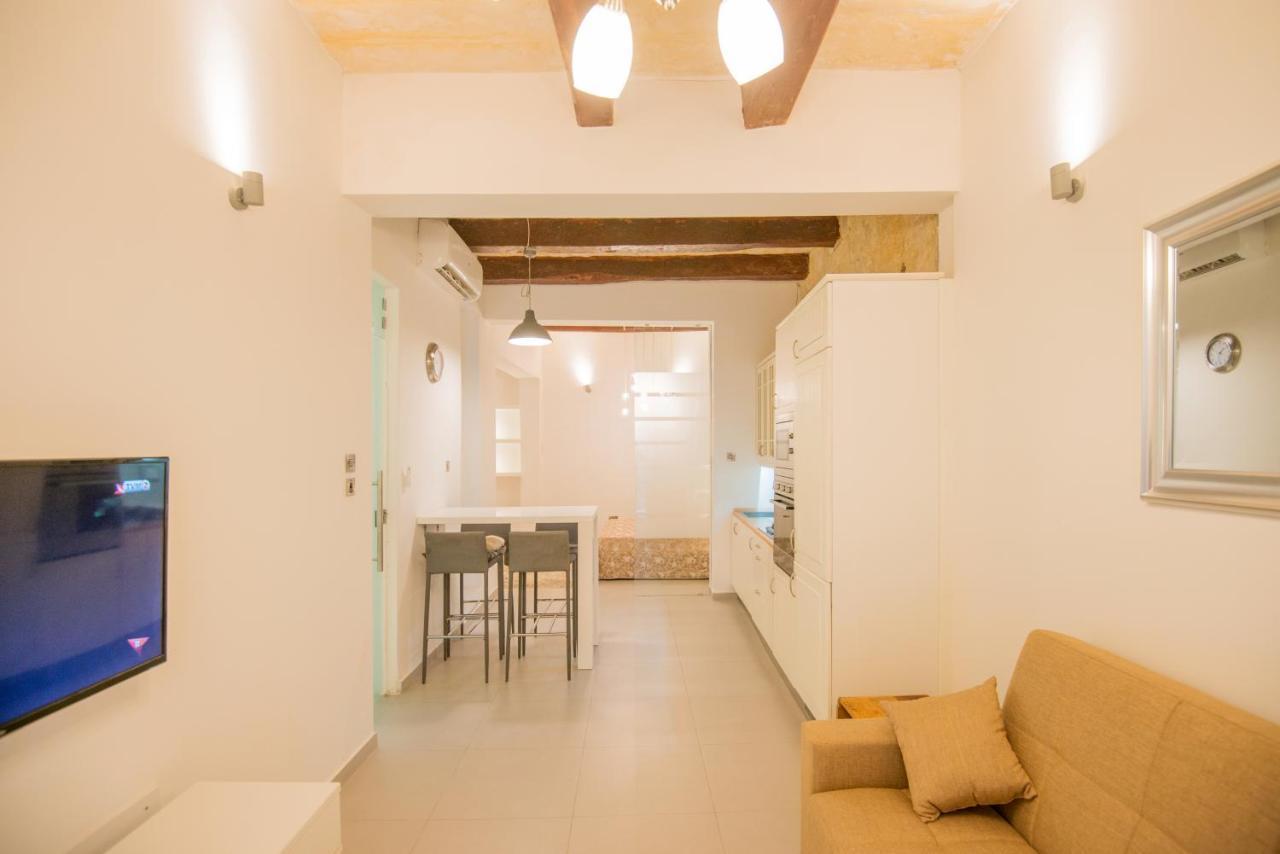 16th-century Building Apartment