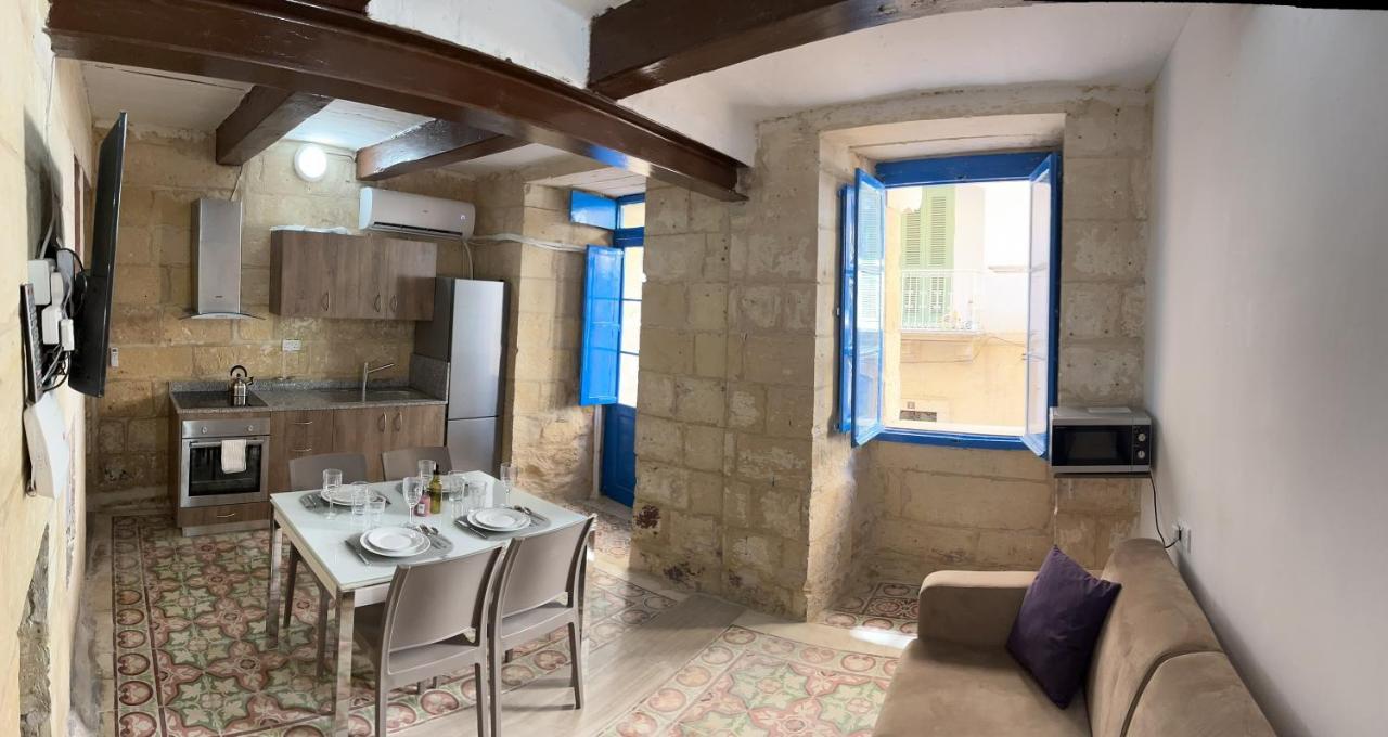 Traditional Townhouse In The Hearth Of Holiday home *