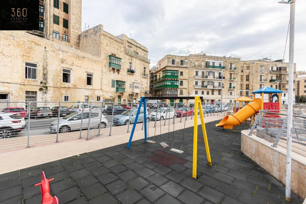 Seafront - Location, Floor With Wifi & Ac By 360 Estates