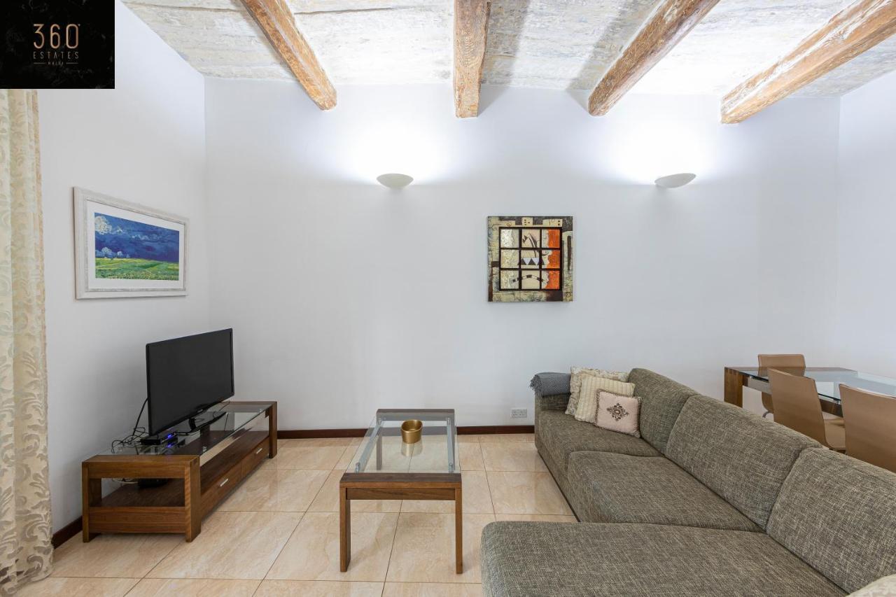 Seafront - Location, Floor With Wifi & Ac By 360 Estates *