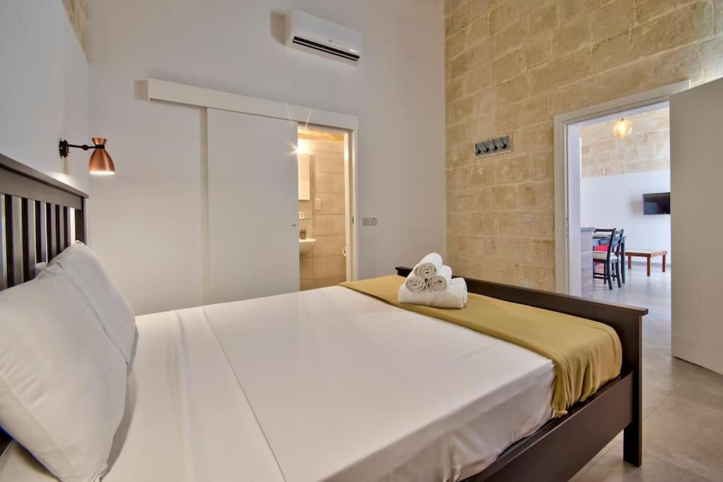 Vallettastay Old 3 *