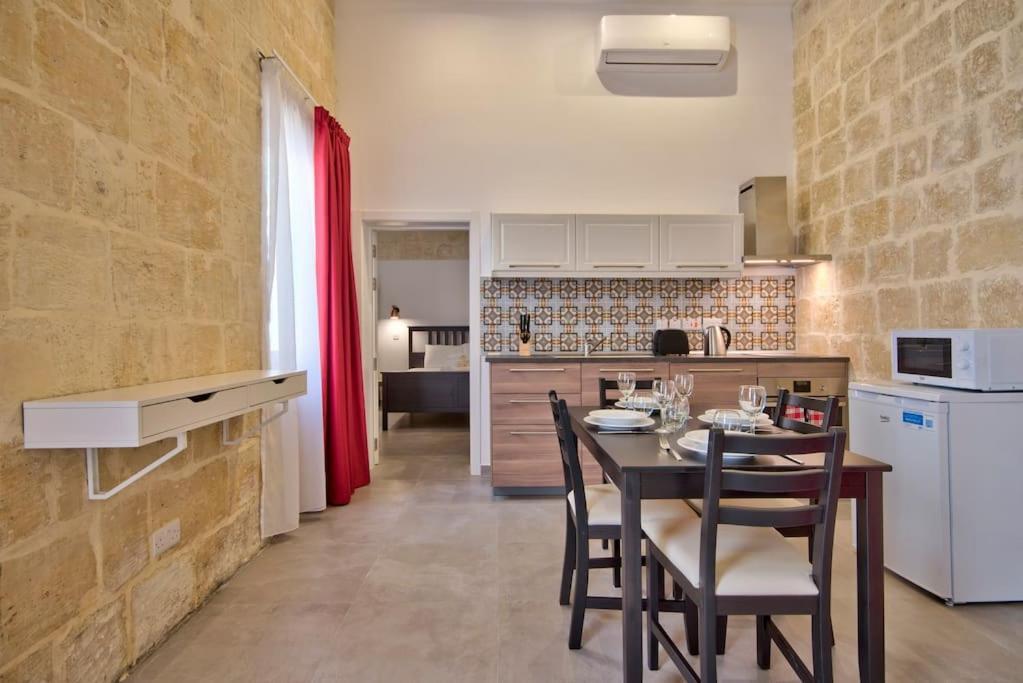 Vallettastay Old 3 Apartment