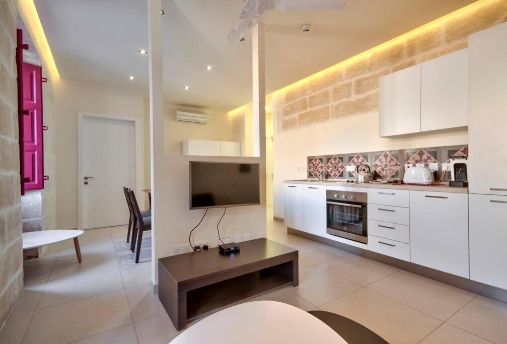 Vallettastay - Lucky Star Two Bedroom 303 Apartment *