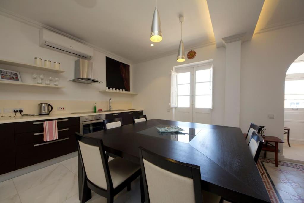 Ag3 - Large, Bright And Stylish Valletta