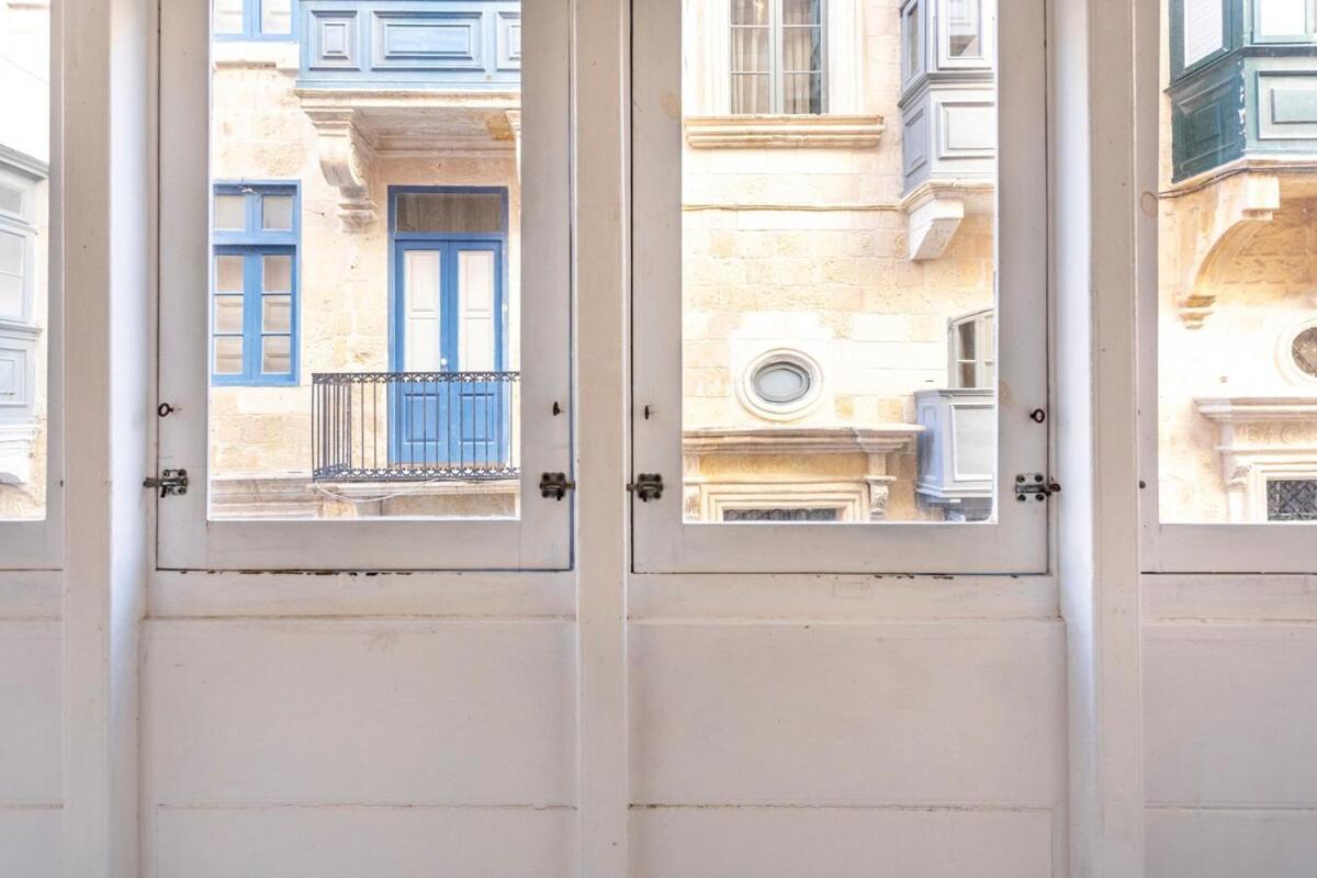 Superbly Located Cosy 2-bedroom Apartment