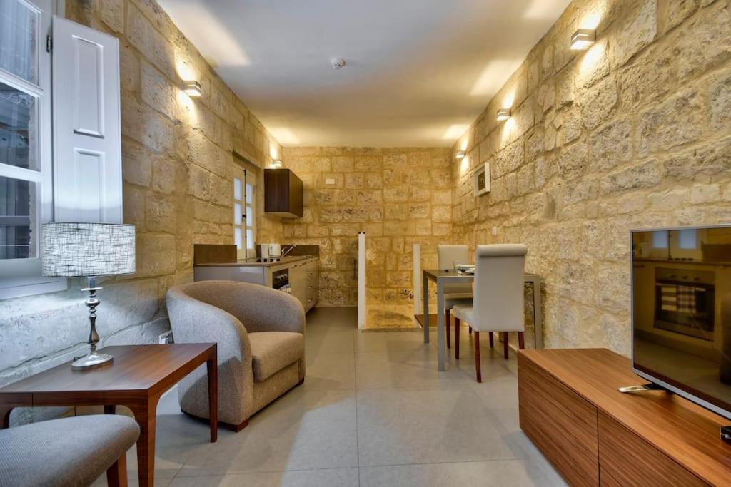 Orangery 101 - Duplex Studio Apartment