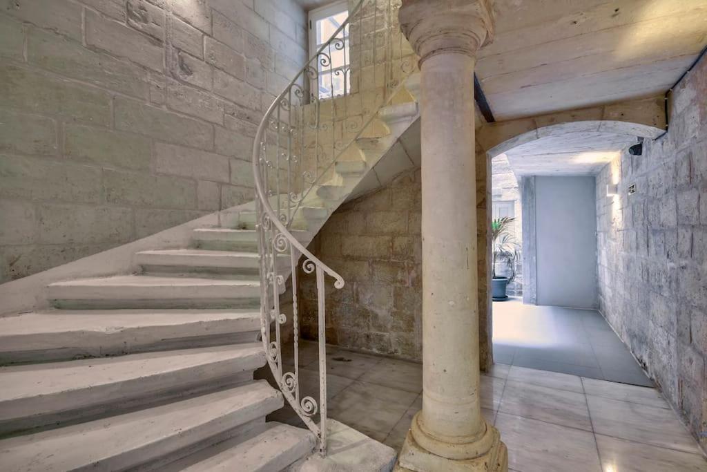 Orangery 101 - Duplex Studio