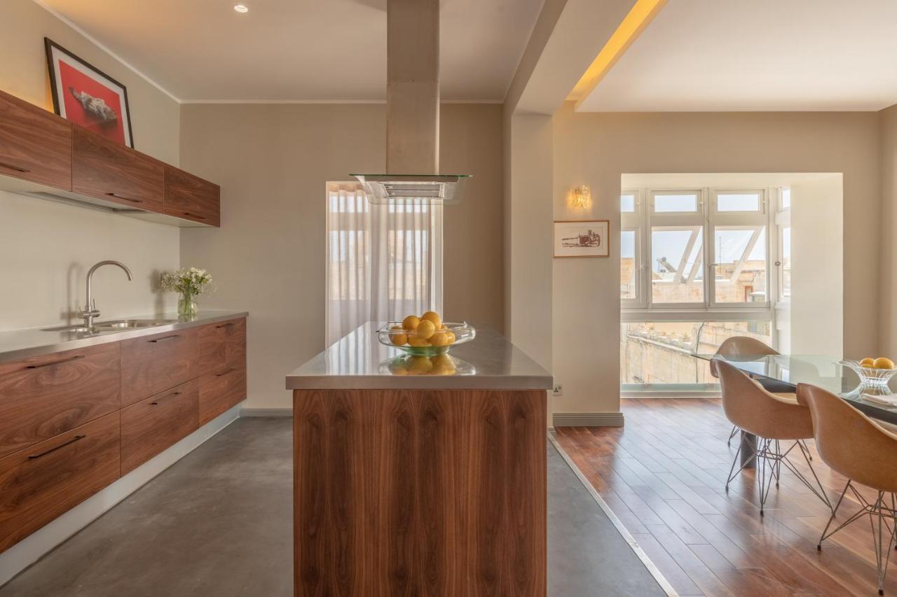 Stylish With Spectacular Views *