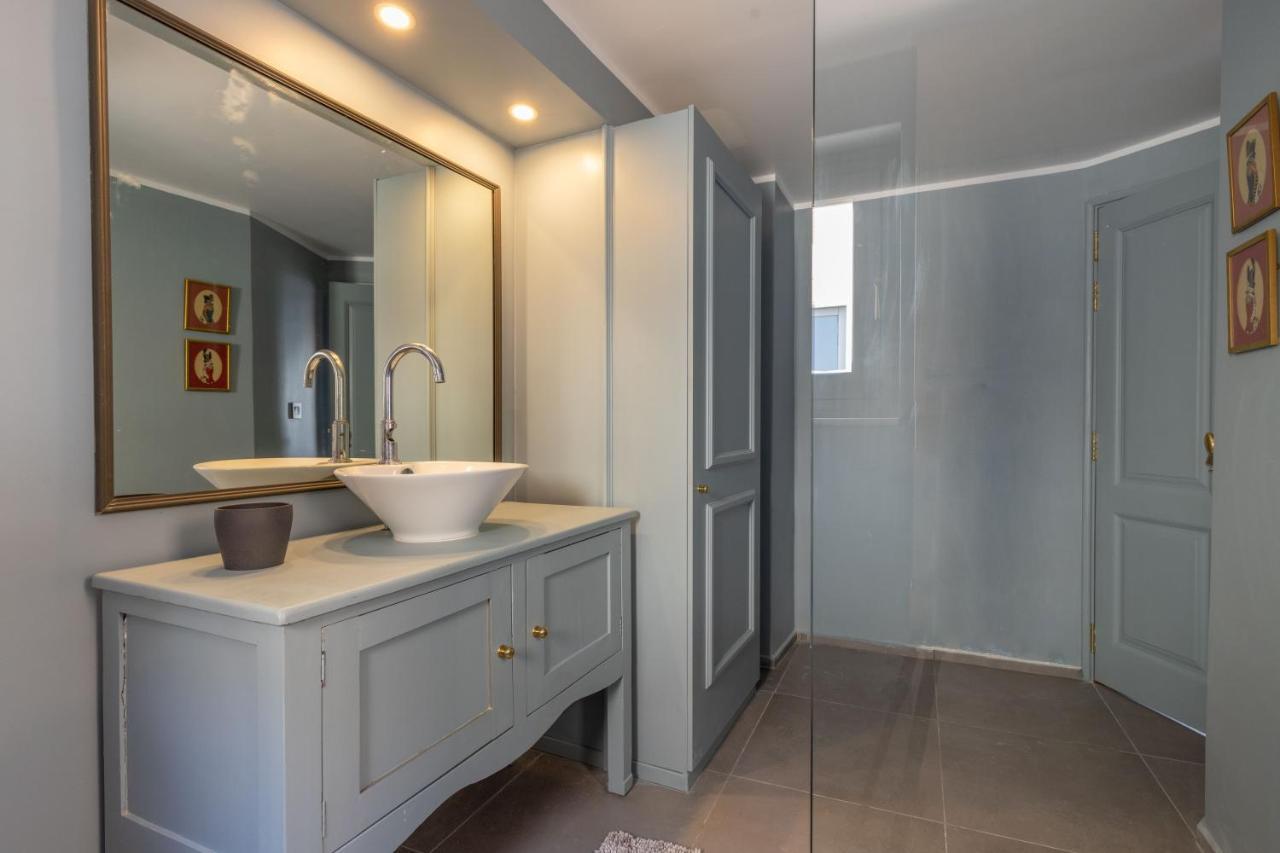 Stylish With Spectacular Views Apartment