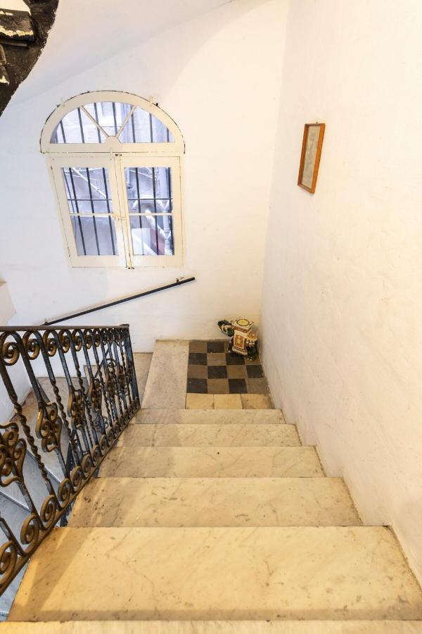 Superbly Located Cosy 2-bedroom Apartment