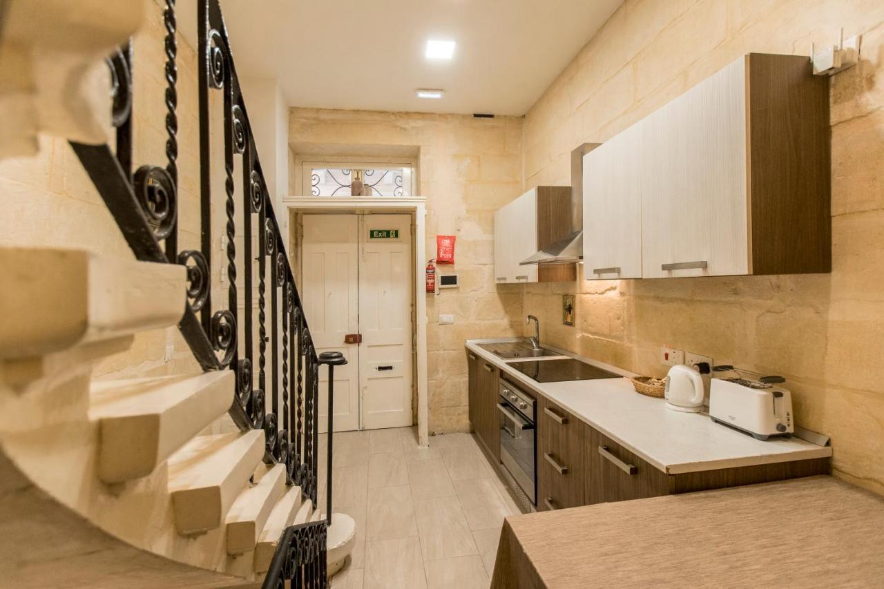 Gb - Triplex Apartment *