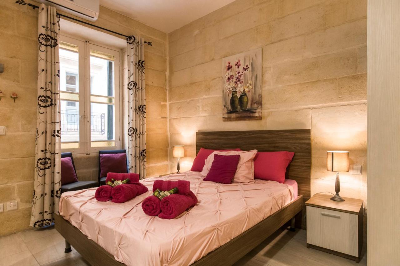 Gb - Triplex * Valletta