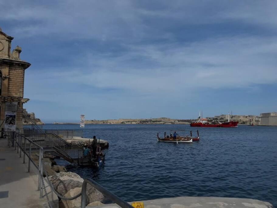 With Harbour Veiw Apartment
