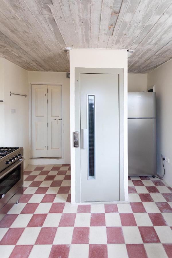 Historic Penthouse Apartment Valletta