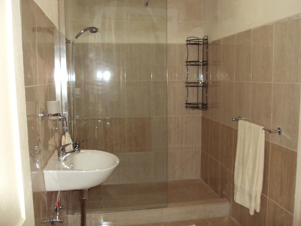 House Apartment *