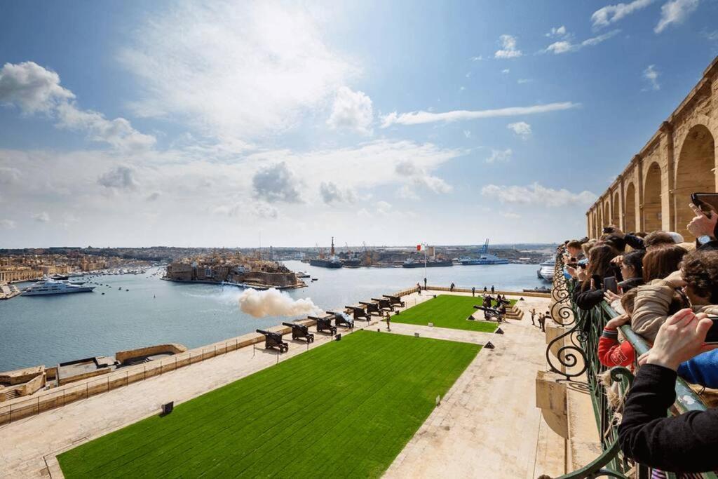 With Harbour Veiw Valletta