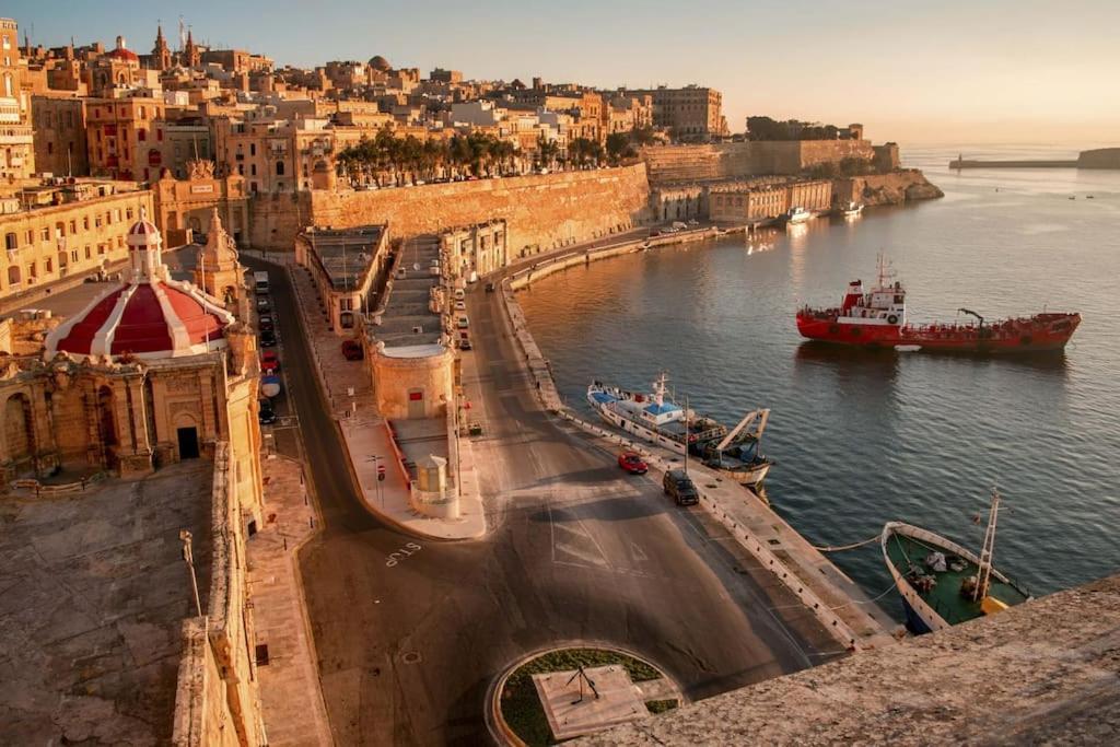 With Harbour Veiw Valletta