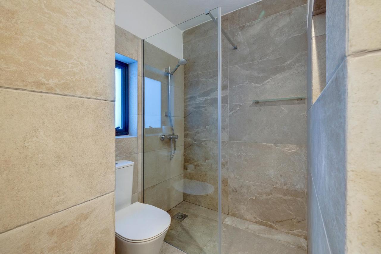 Comfy 2 Bedroom Flat In The Heart Of Apartment